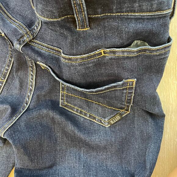 5.11 Tactical Women’s Jeans Size 4 Regular Straight Leg Dark Wash Hidden Pockets - Picture 10 of 11